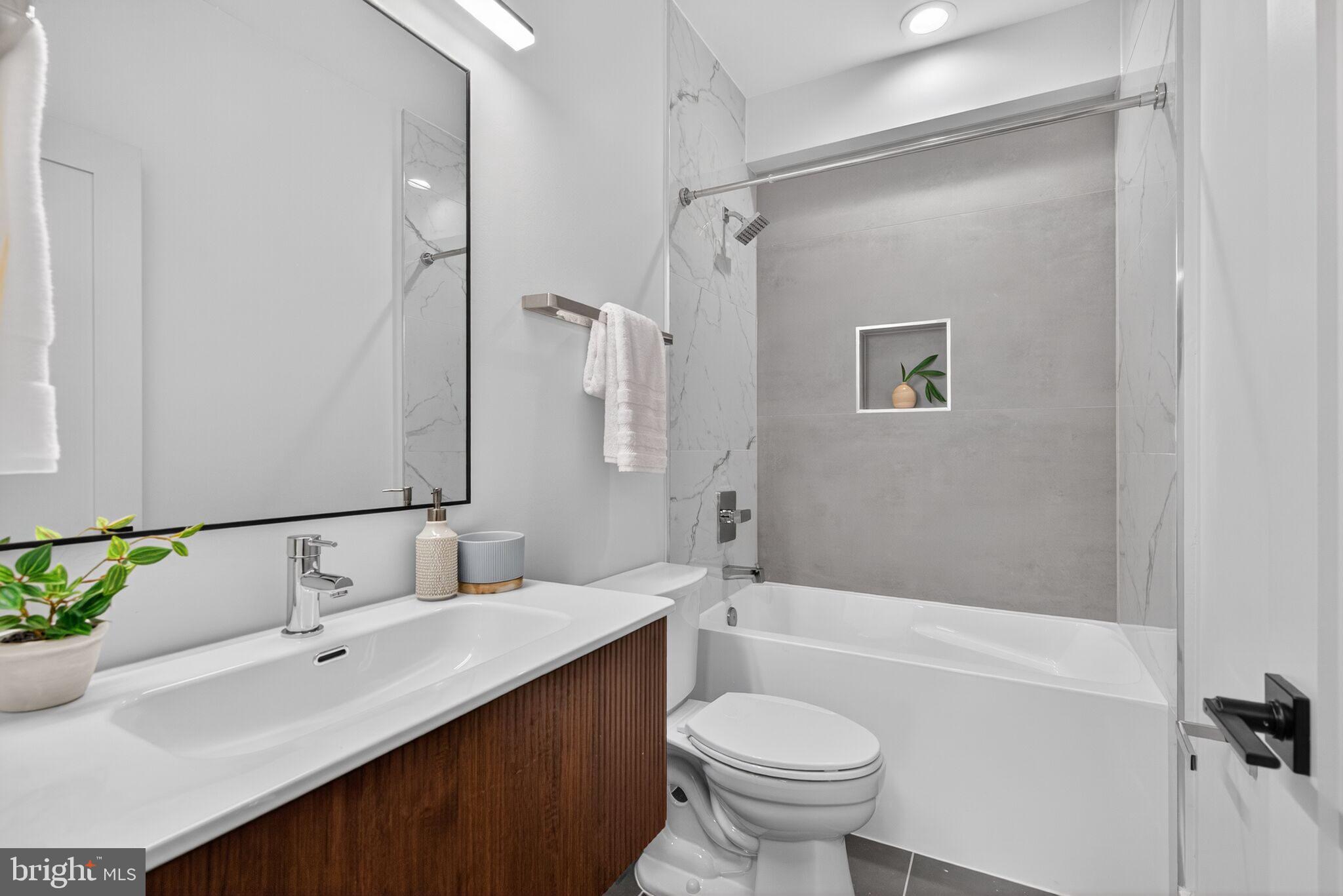 2440 Ontario Road Northwest, Unit 6 Washington, DC 20009 - Photo 14 of 19