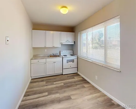 $2,375,000 | 4 Bruce Drive, Florissant, MO 63031