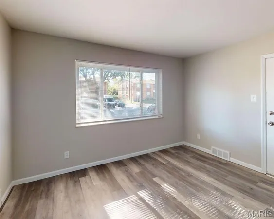 $2,375,000 | 4 Bruce Drive, Florissant, MO 63031