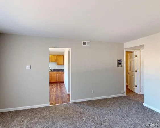 $2,375,000 | 4 Bruce Drive, Florissant, MO 63031