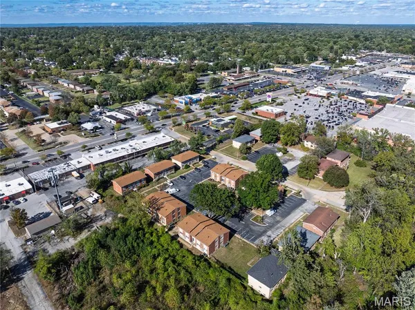 $2,375,000 | 4 Bruce Drive, Florissant, MO 63031