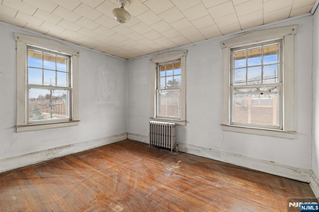 520 Rutherford Avenue Lyndhurst, NJ 07071 - Photo 7 of 11