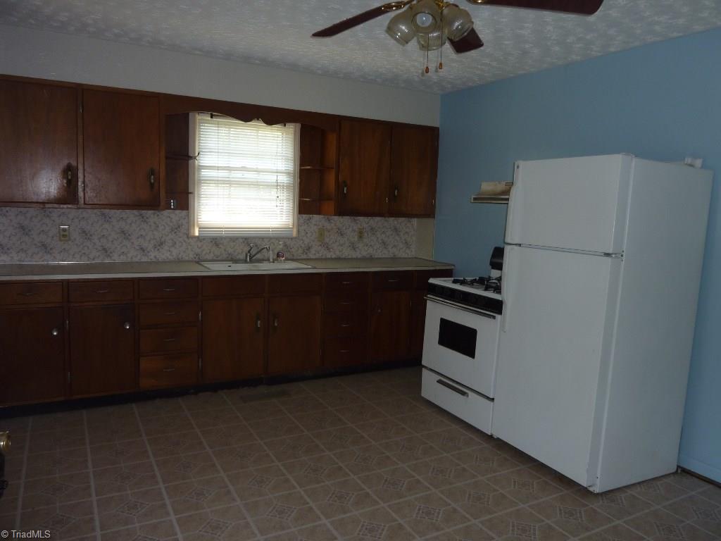 821 Hickory Chapel Road High Point, NC 27260 - Photo 3 of 19 Gallery Image 3