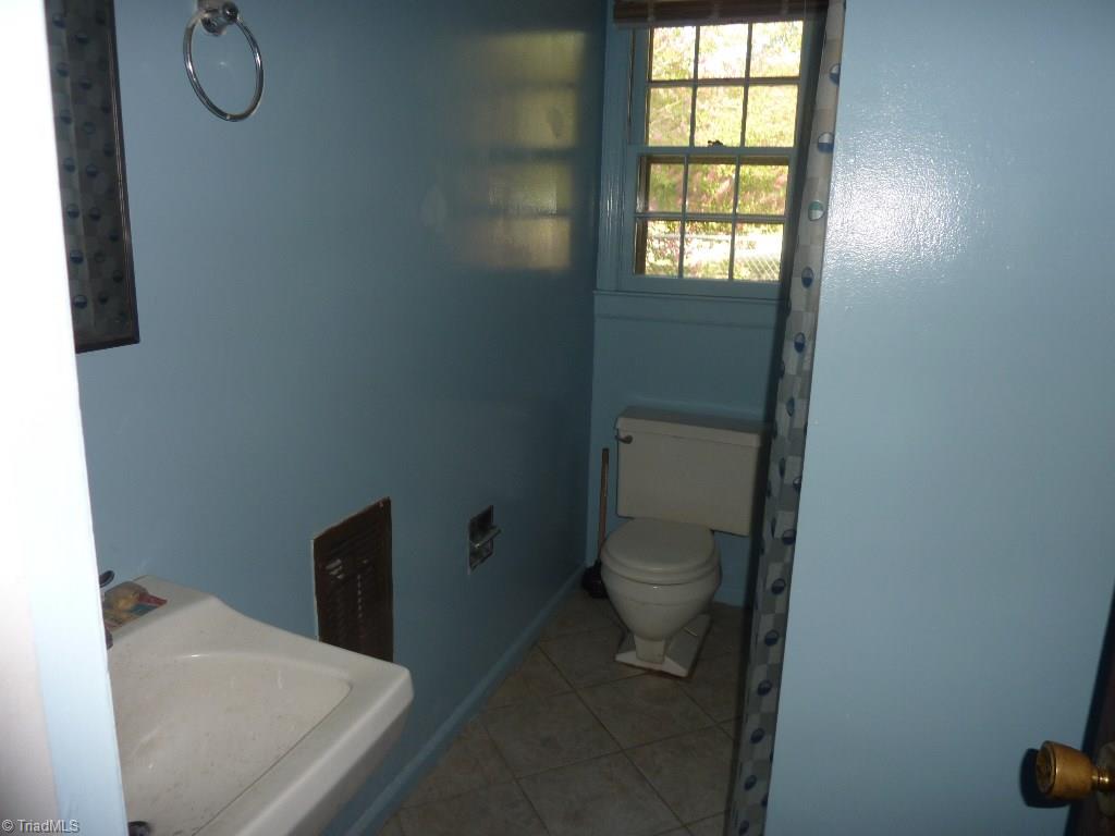821 Hickory Chapel Road High Point, NC 27260 - Photo 7 of 19 Gallery Image 7