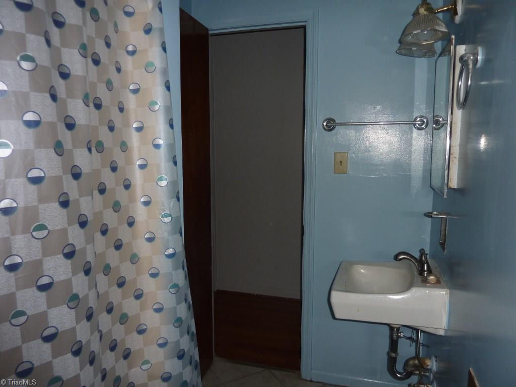 821 Hickory Chapel Road High Point, NC 27260 - Photo 8 of 19 Gallery Image 8