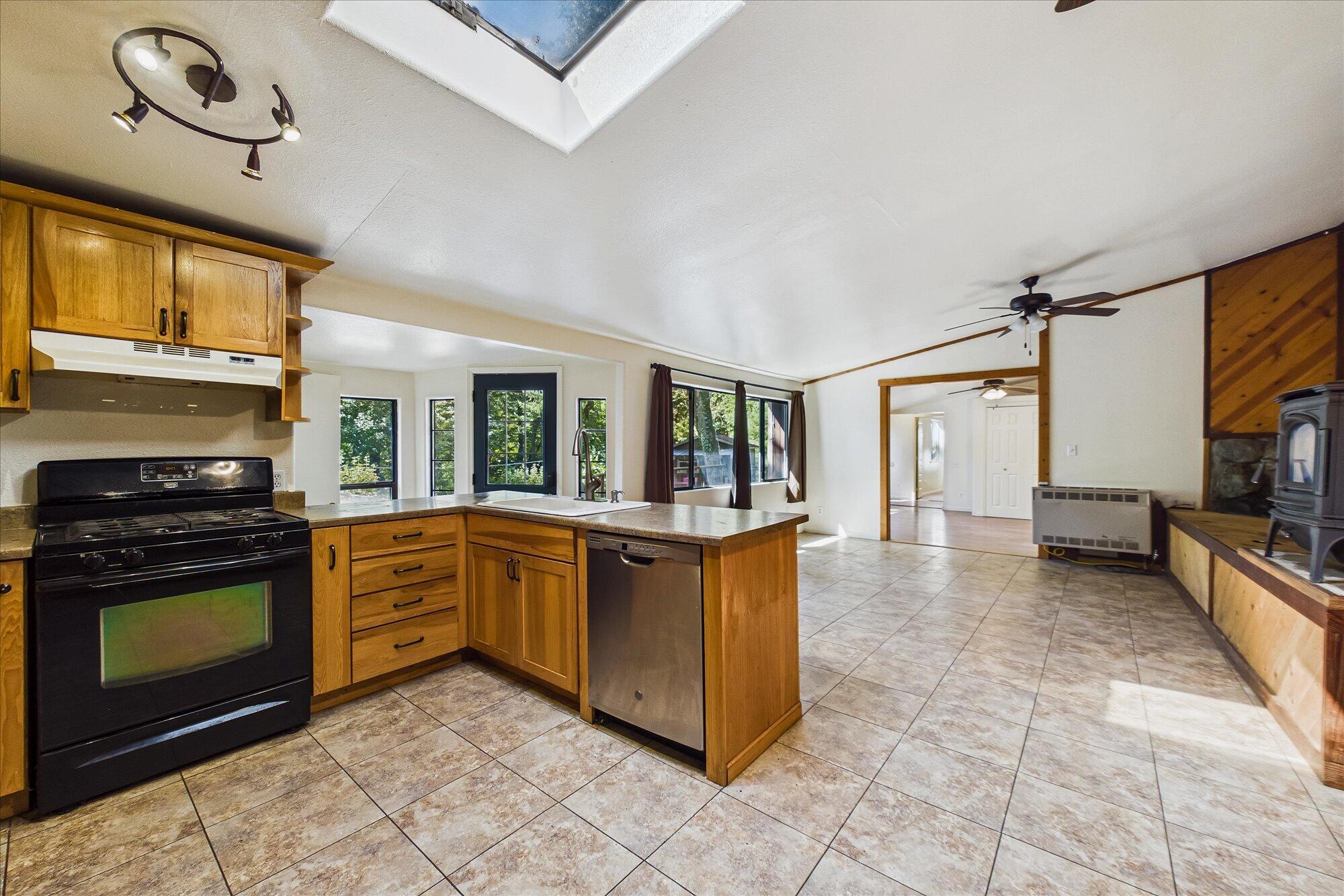 1654 Orchard Road Redway, CA 95560 - Photo 36 of 60 Gallery Image 36