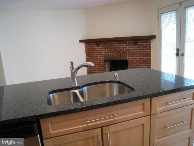 1602 Apricot Court Reston, VA 20190 - Photo 10 of 10 Kitchen #2