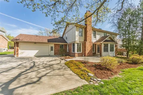 $875,000 | 12108 Westwick Place, St. Louis, MO 63127