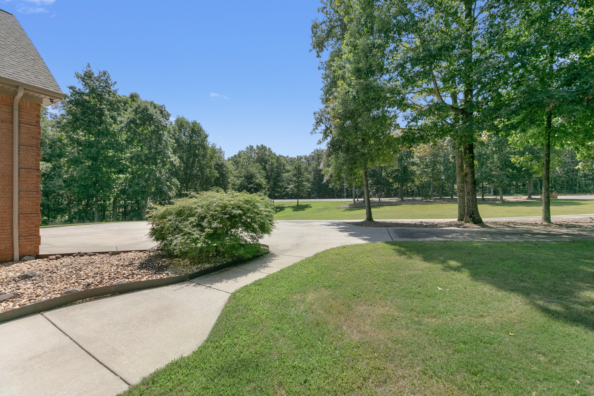 7525 Rowe Gap Road Belvidere, TN 37306 - Photo 6 of 55 a view of a park with large trees
