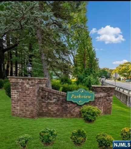 1 Park View Place Fair Lawn, NJ 07410 - Photo 2 of 9