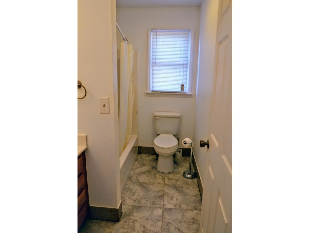 2221 Netherland Inn Road Kingsport, TN 37660 - Photo 17 of 25 Upstairs Bath