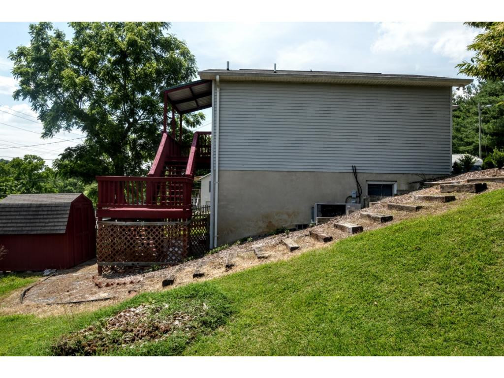 2221 Netherland Inn Road Kingsport, TN 37660 - Photo 3 of 25 Side View