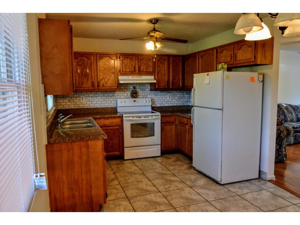 2221 Netherland Inn Road Kingsport, TN 37660 - Photo 10 of 25 Kitchen