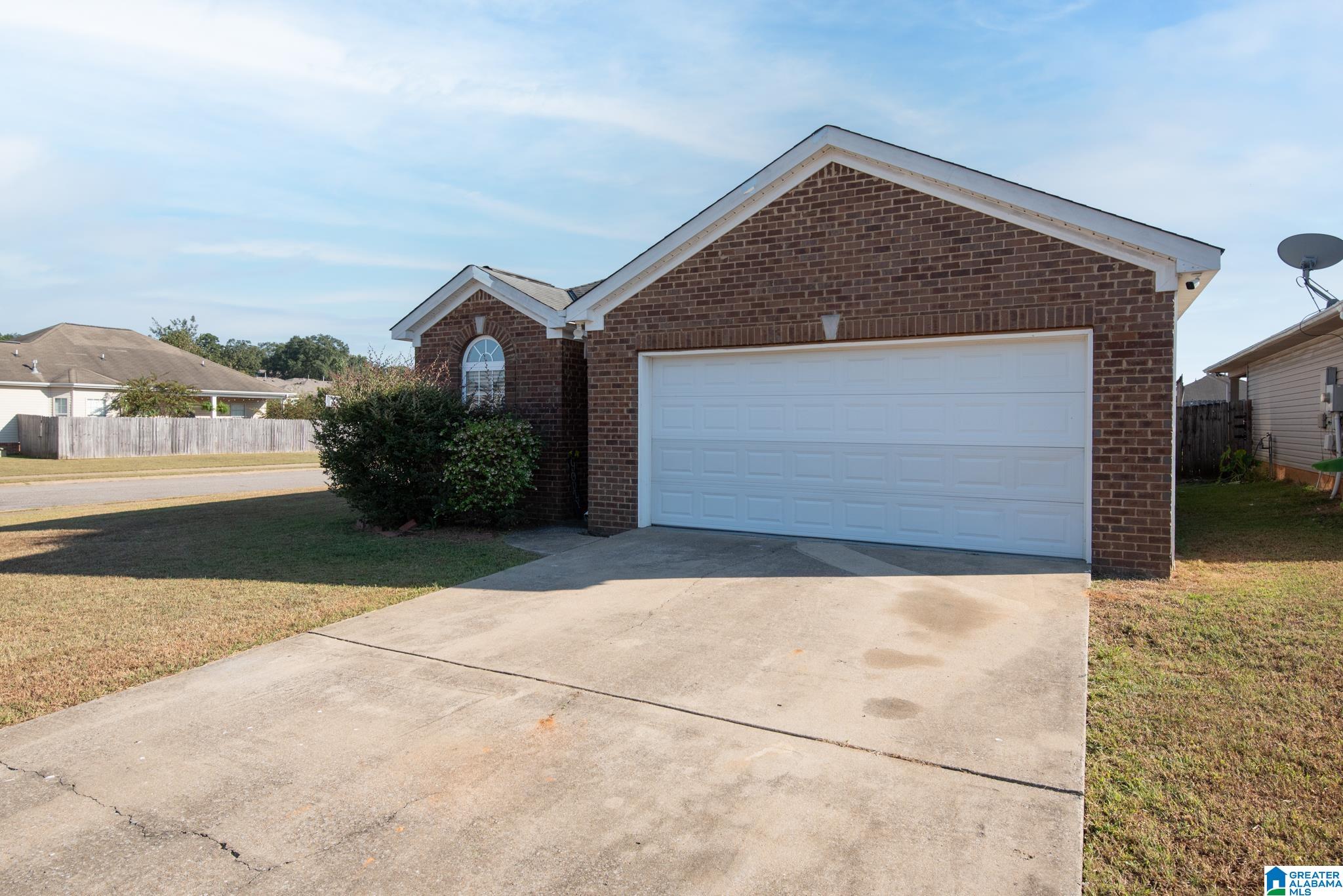 165 Roscommon Road Tuscaloosa, AL 35405 - Photo 3 of 36