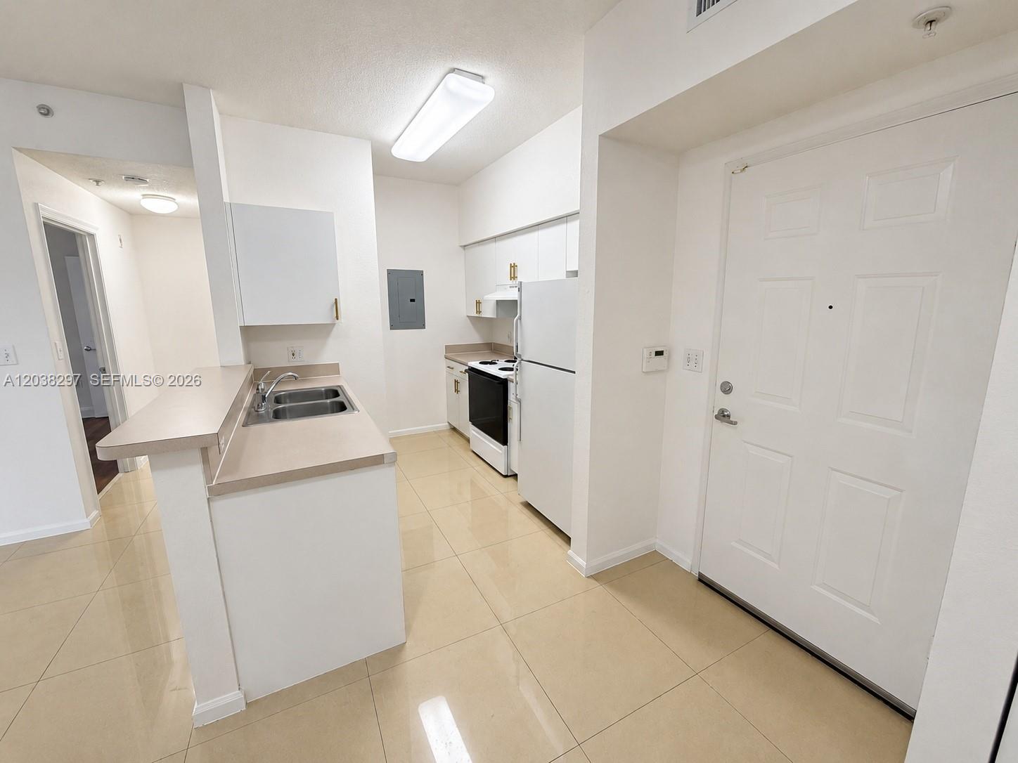 7000 Southwest 80th Street, Unit 401 Miami, FL 33143 - Photo 2 of 10
