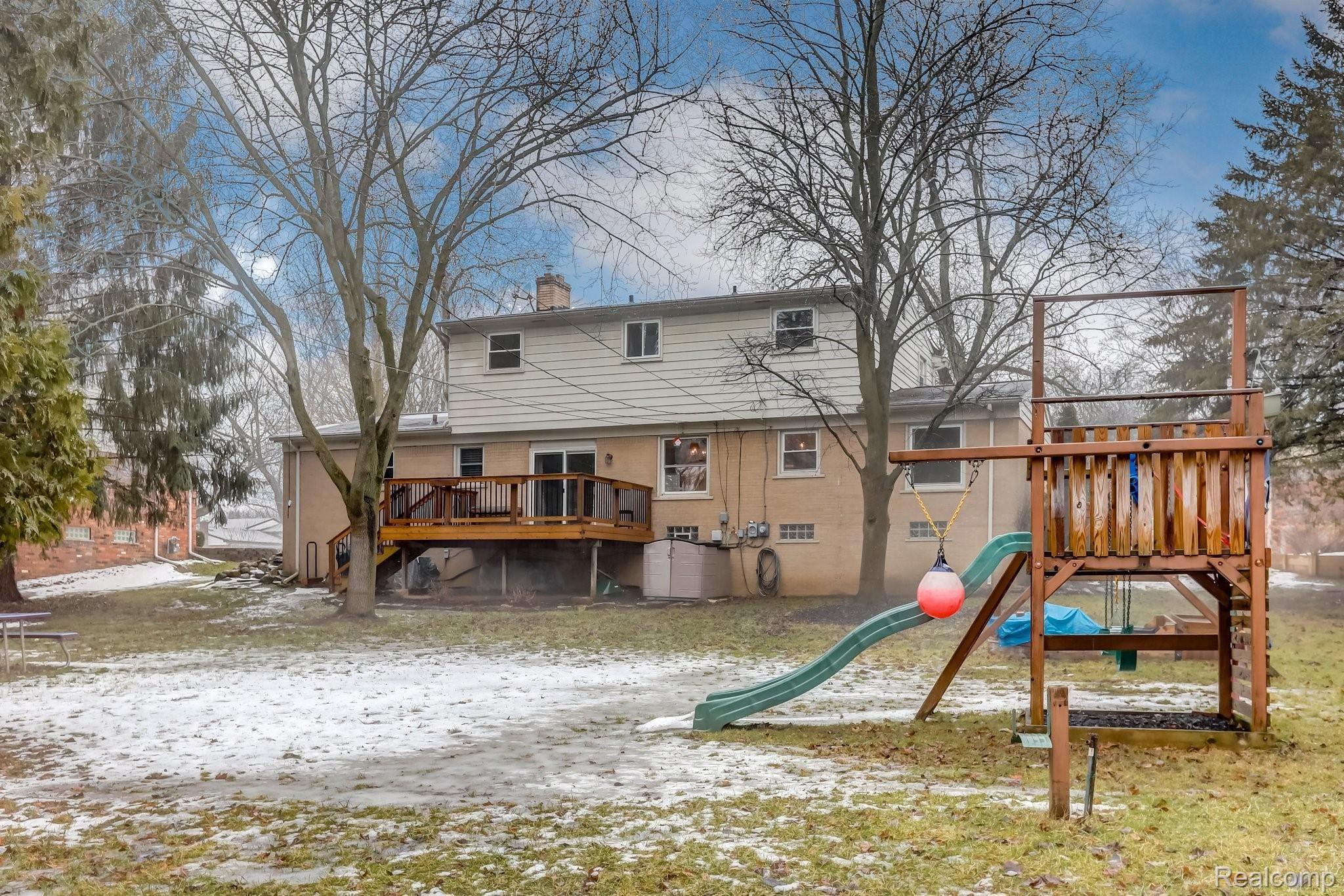 15530 Riverside Drive Livonia, MI 48154 - Photo 26 of 26 15530 Riverside Drive, Livonia, MI-31.jpg-SMALL