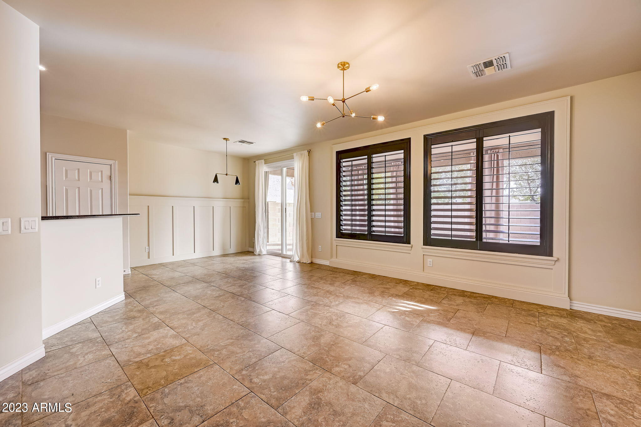 15419 West Redfield Road Surprise, AZ 85379 - Photo 3 of 17 Greatroom