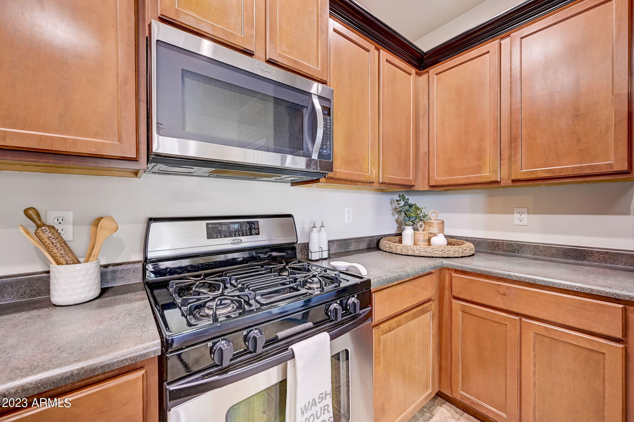 15419 West Redfield Road Surprise, AZ 85379 - Photo 6 of 17 Kitchen-Gas Range