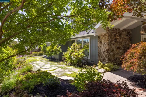 $1,995,000 | 59 Lynwood Place, Moraga, CA 94556