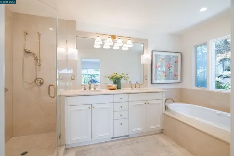 $1,995,000 | 59 Lynwood Place, Moraga, CA 94556