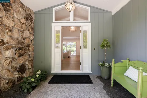 $1,995,000 | 59 Lynwood Place, Moraga, CA 94556