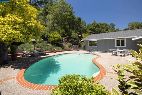 $1,995,000 | 59 Lynwood Place, Moraga, CA 94556