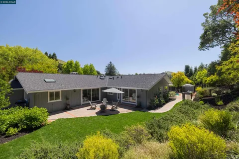 $1,995,000 | 59 Lynwood Place, Moraga, CA 94556