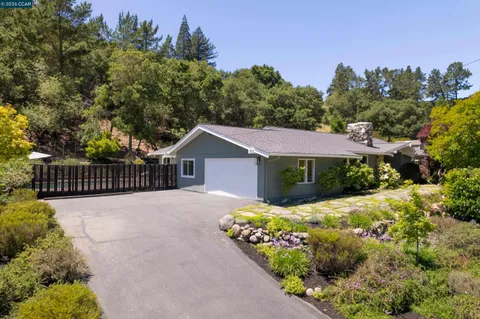 $1,995,000 | 59 Lynwood Place, Moraga, CA 94556