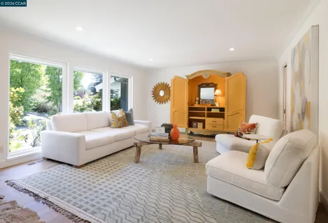 $1,995,000 | 59 Lynwood Place, Moraga, CA 94556