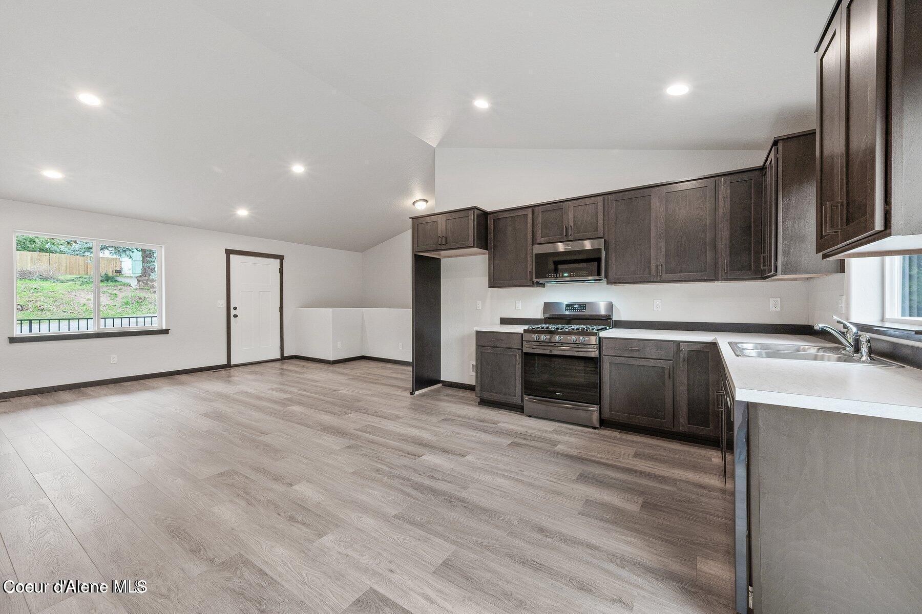 515 Lower Rio Vista Street Osburn, ID 83849 - Photo 9 of 25 20240508194500067342000000-o