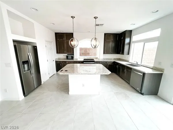 $2,795 | 10313 Coastline Creek, Las Vegas, NV 89141