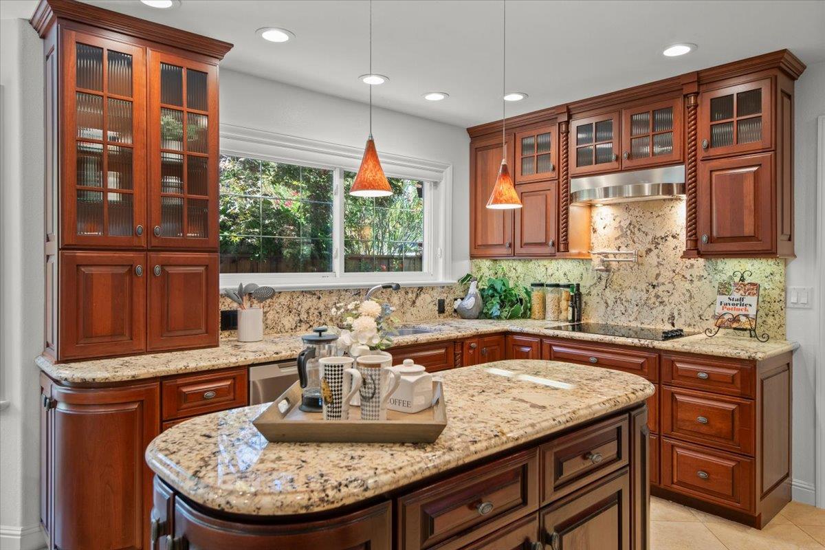 249 Montclair Road Los Gatos, CA 95032 - Photo 18 of 41 Gallery Image 18