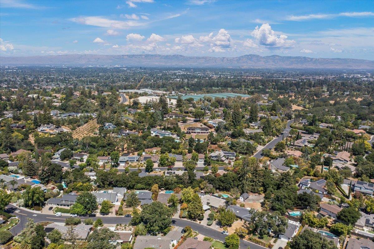 249 Montclair Road Los Gatos, CA 95032 - Photo 39 of 41 Gallery Image 39