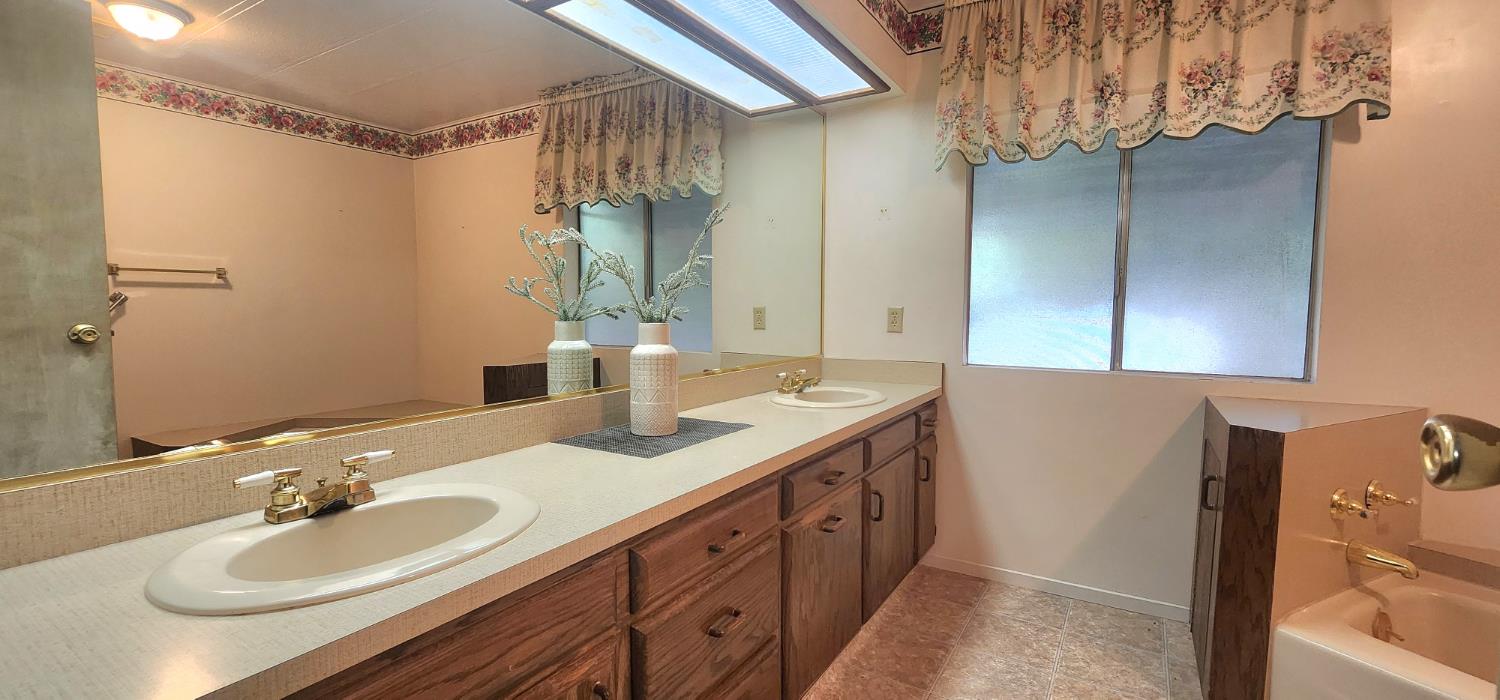 1300 West Olson Avenue, Unit 155 Reedley, CA 93654 - Photo 29 of 44