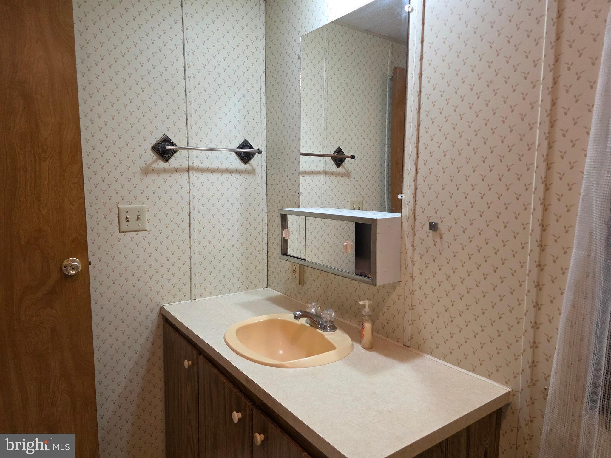 343 Heth Street Gettysburg, PA 17325 - Photo 17 of 29 Main Full Bath View 1