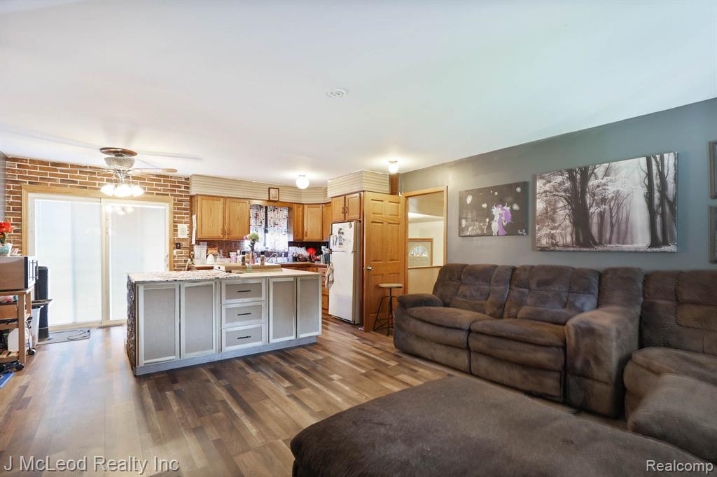 9975 Tuscola Road Clio, MI 48420 - Photo 5 of 58