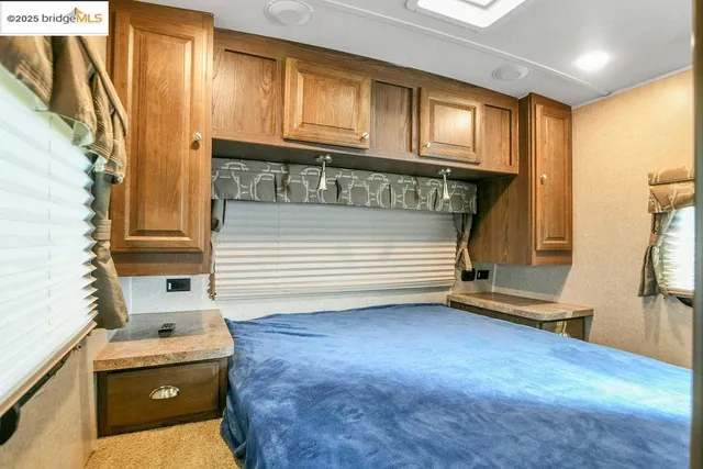 a view of entryway with a rug