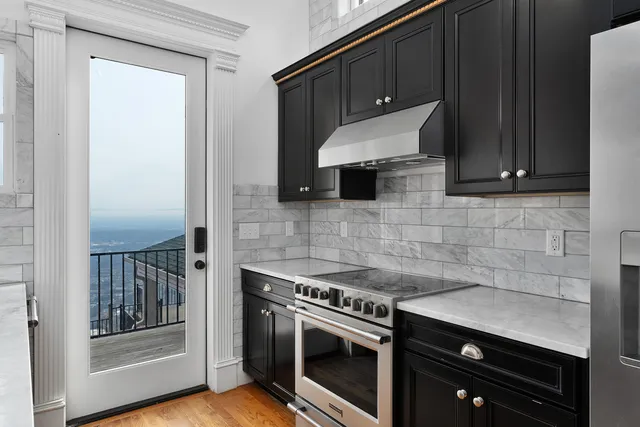 $1,200,000 | 1115 East Brow Road, Lookout Mountain, TN 37350