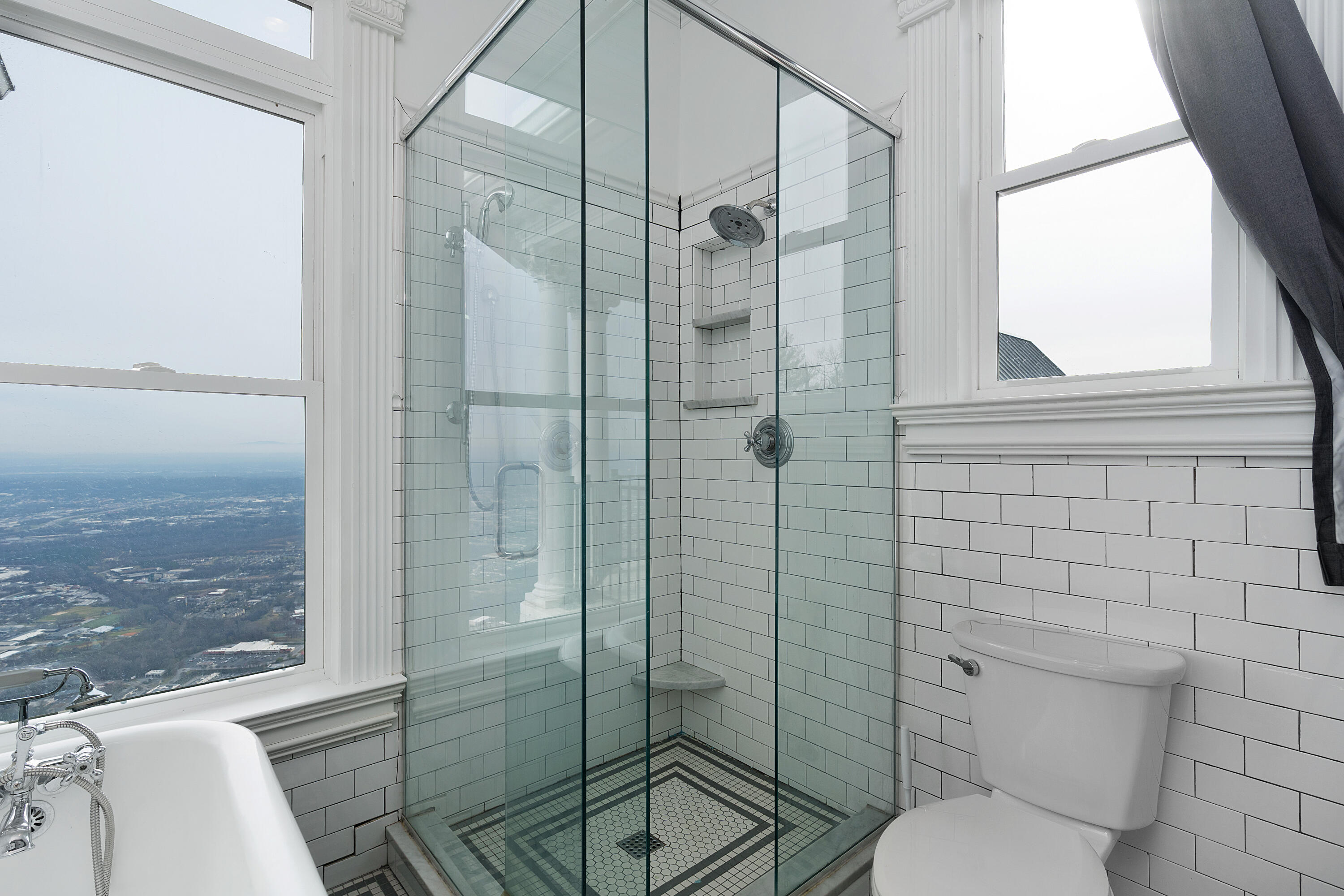 1115 East Brow Road Lookout Mountain, TN 37350 - Photo 27 of 67 40 - 1115 E Brow - Upstairs