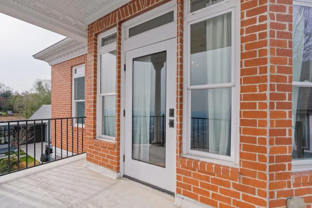 $1,200,000 | 1115 East Brow Road, Lookout Mountain, TN 37350