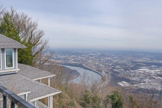 $1,200,000 | 1115 East Brow Road, Lookout Mountain, TN 37350