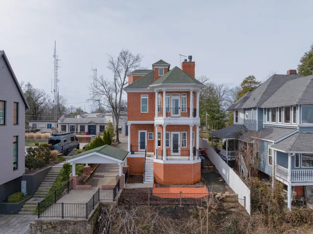 $1,200,000 | 1115 East Brow Road, Lookout Mountain, TN 37350