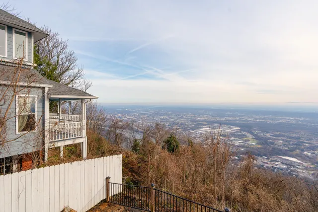 $1,200,000 | 1115 East Brow Road, Lookout Mountain, TN 37350
