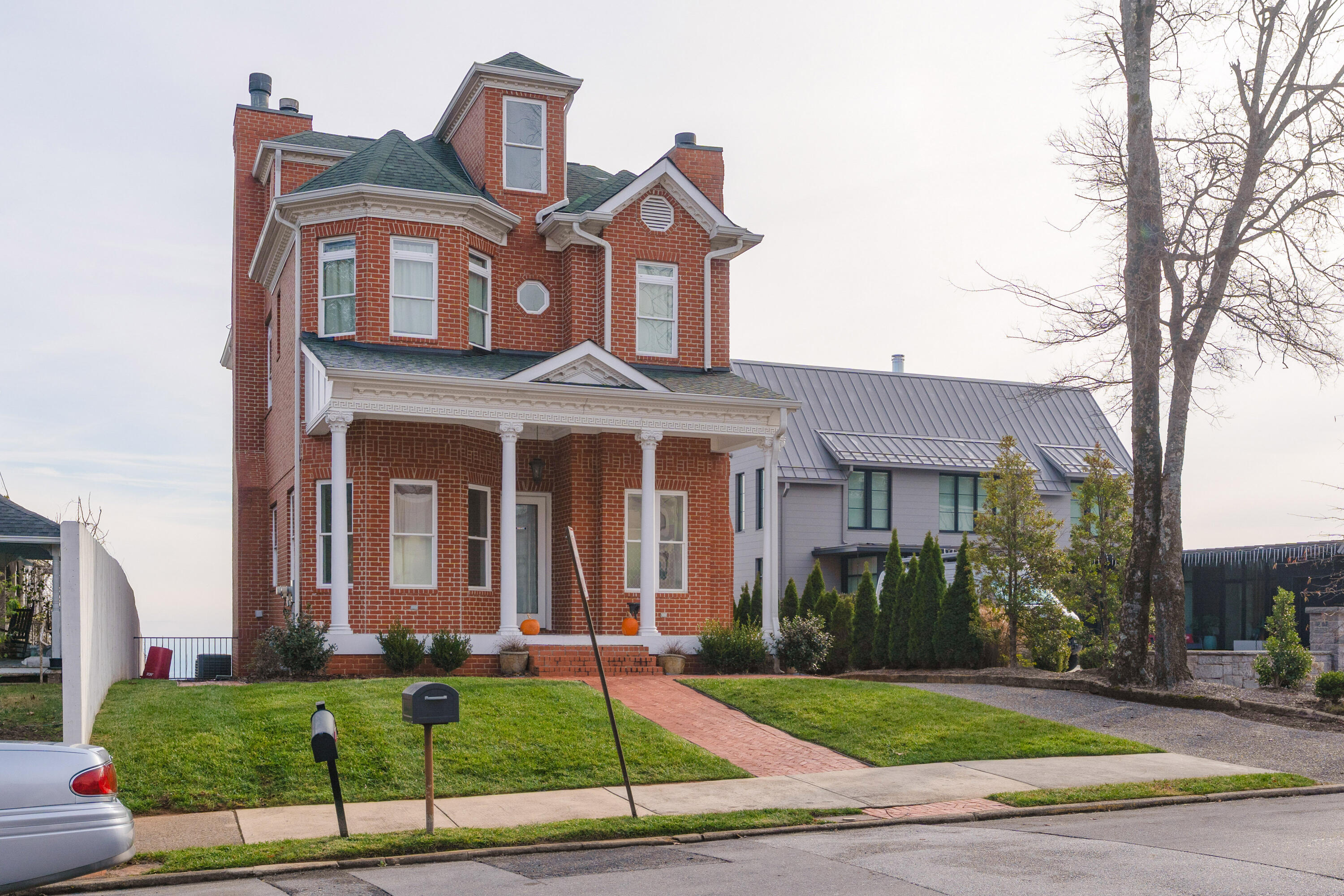1115 East Brow Road Lookout Mountain, TN 37350 - Photo 8 of 67 16 - 1115 E Brow - Exterior