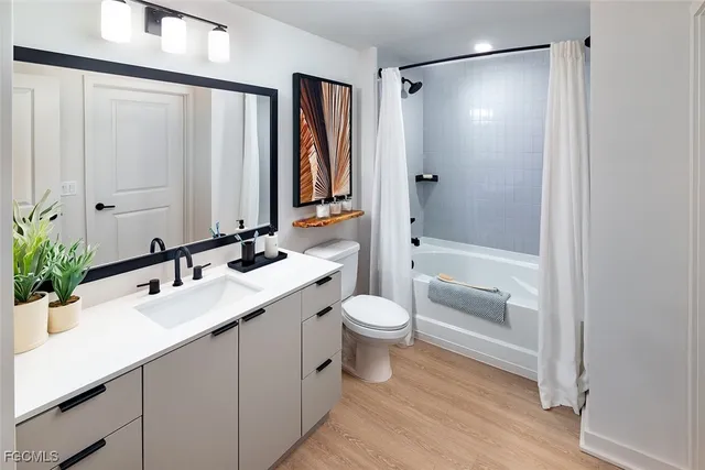 $2,076 | 6026 Whitaker Road, Unit B1, Naples, FL 34112