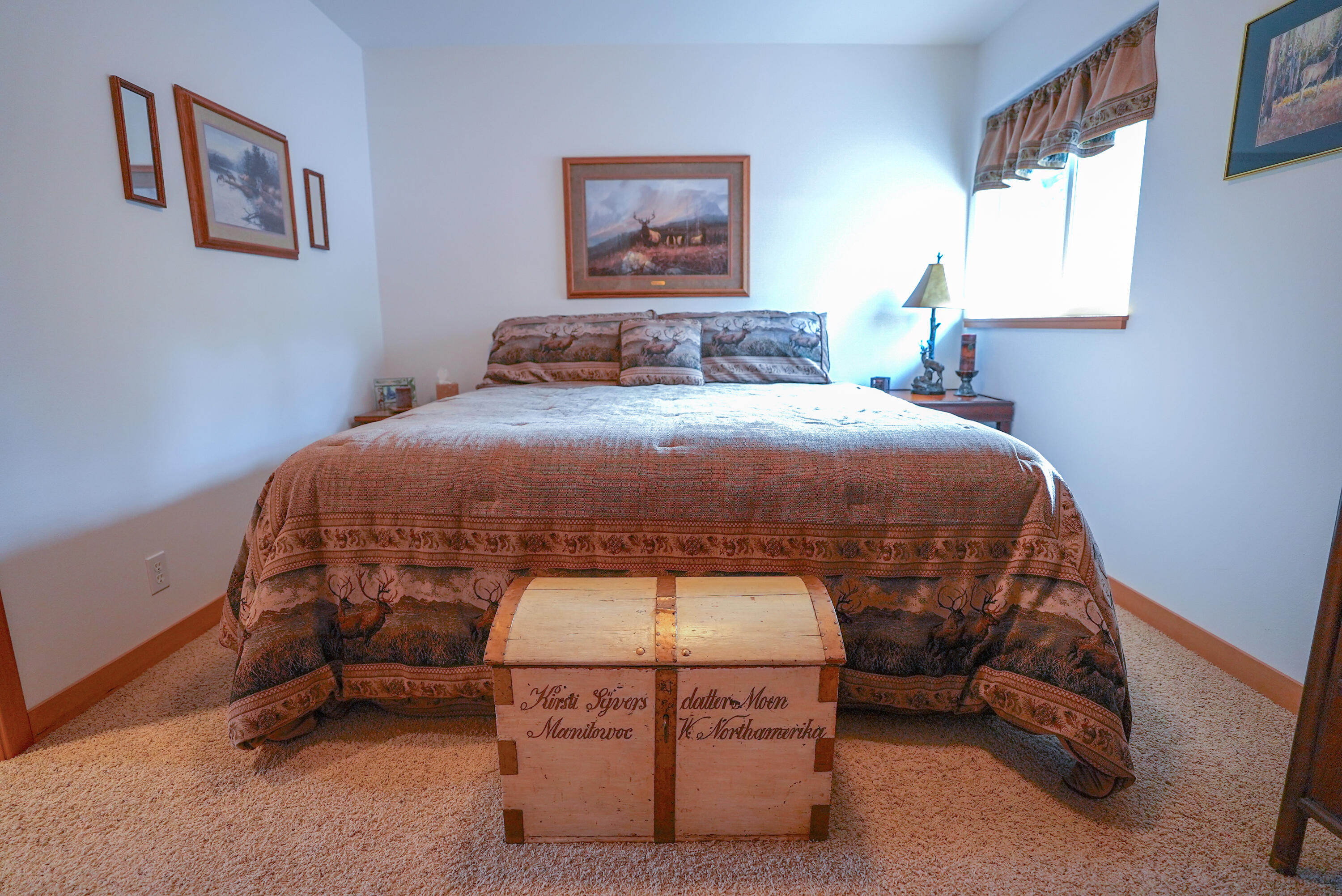 60709 Golf Village Loop Bend, OR 97702 - Photo 36 of 45 Bedroom #3 with king size bed