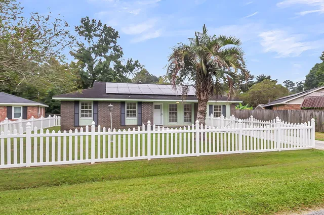 $270,000 | 120 Robin Street, Summerville, SC 29485
