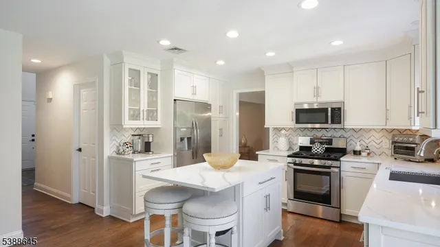 $1,299,000 | 9 Apple Tree Lane, Warren, NJ 07059