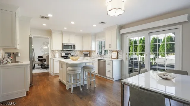 $1,299,000 | 9 Apple Tree Lane, Warren, NJ 07059