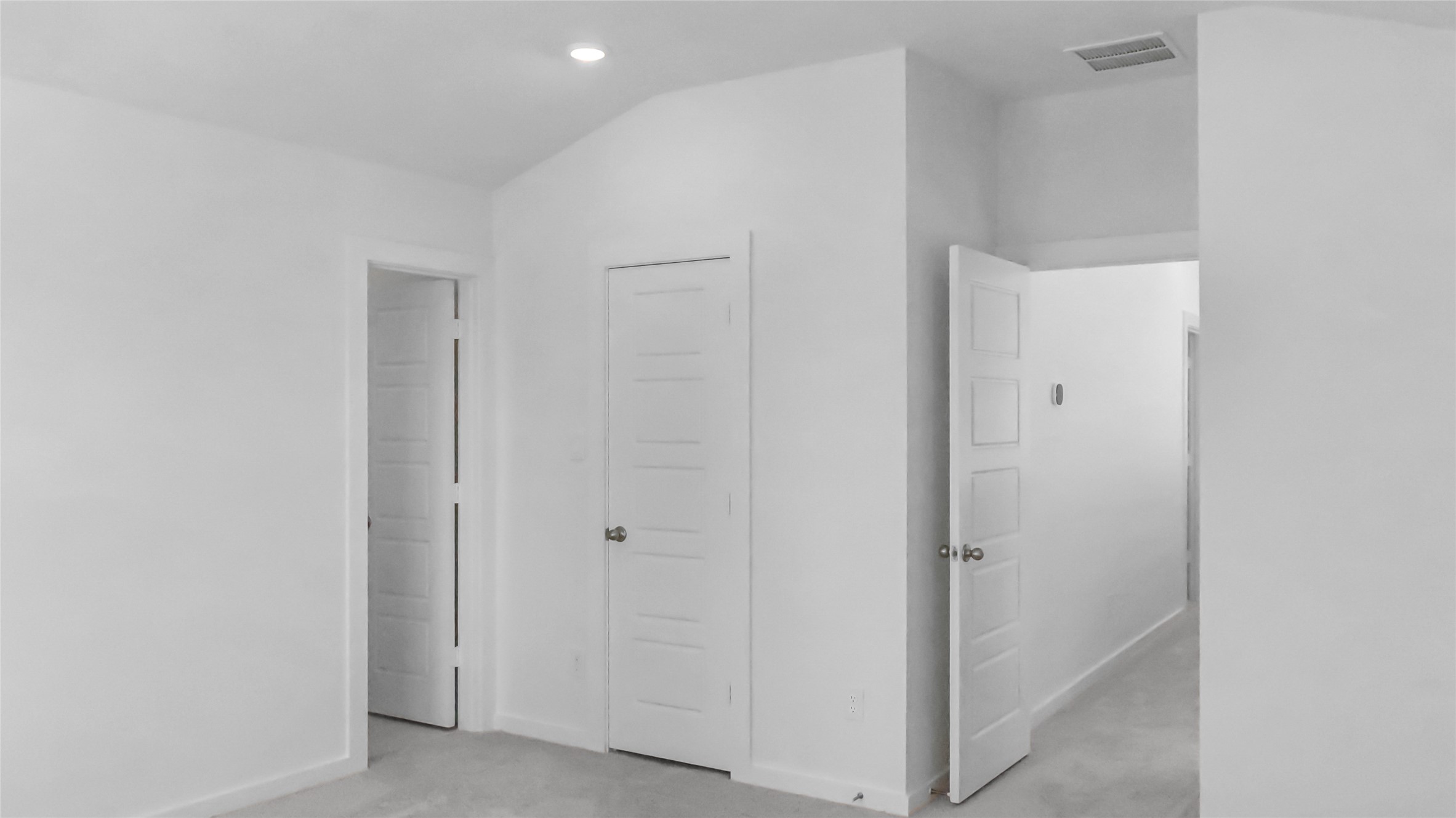 6635 Escondido Drive Rosharon, TX 77583 - Photo 23 of 28 a view of a hallway with closet